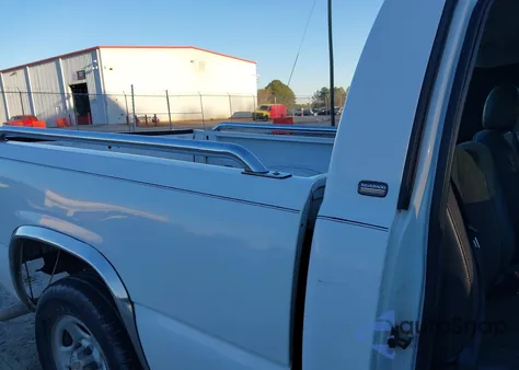 2003 Chevrolet Silverado 1500 из США, поврежденный, VIN 1GCEC14X33Z148170